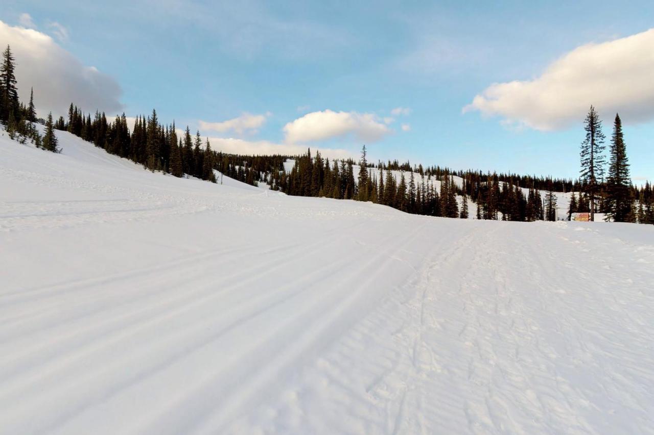 Snowbirds Villa Big White Eksteriør bilde